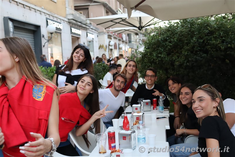 A Cosenza è grande festa su Corso Mazzini e Via Montesanto per il sesto compleanno di MFO 